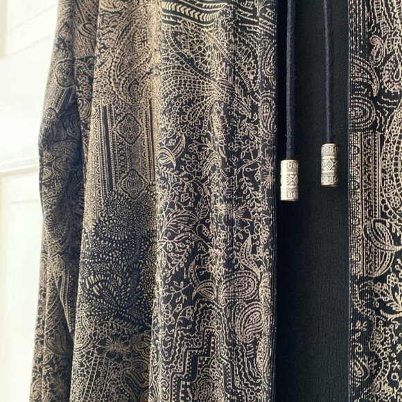 Chico’s Size 2 Travelers Tie Cardigan Embellished Black Metallic‎ Chicos Large - Picture 6 of 9